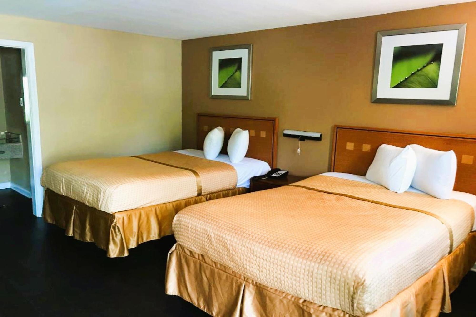 Oyo Hotel Tallahassee Downtown Екстер'єр фото