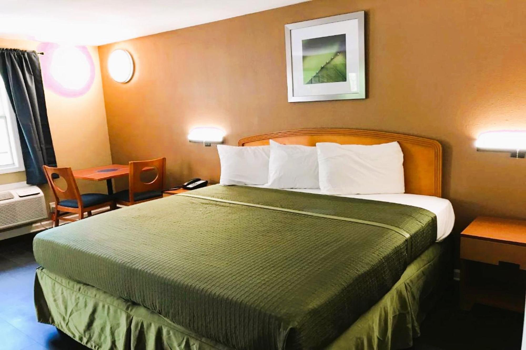 Oyo Hotel Tallahassee Downtown Екстер'єр фото