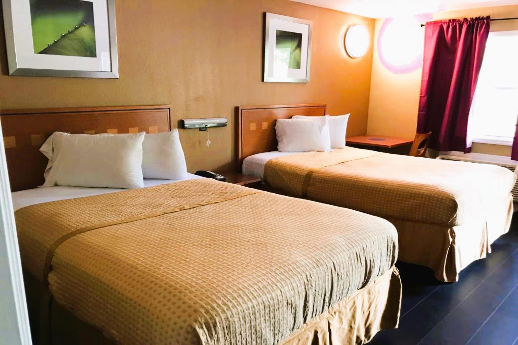 Oyo Hotel Tallahassee Downtown Екстер'єр фото