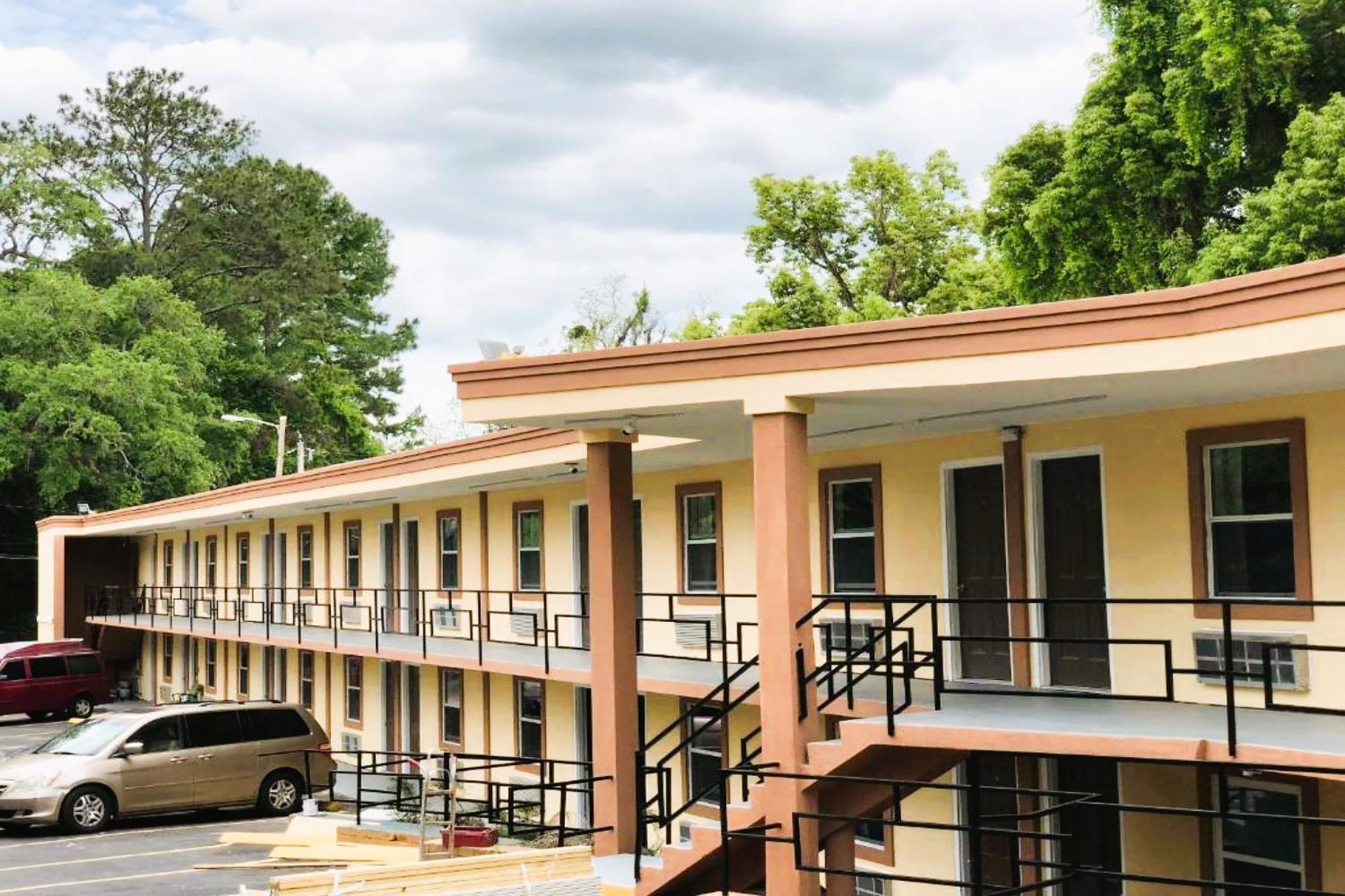 Oyo Hotel Tallahassee Downtown Екстер'єр фото