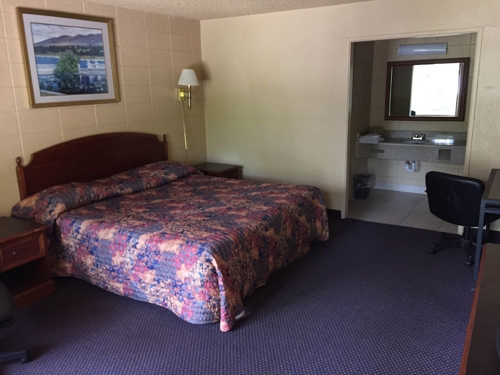 Oyo Hotel Tallahassee Downtown Екстер'єр фото
