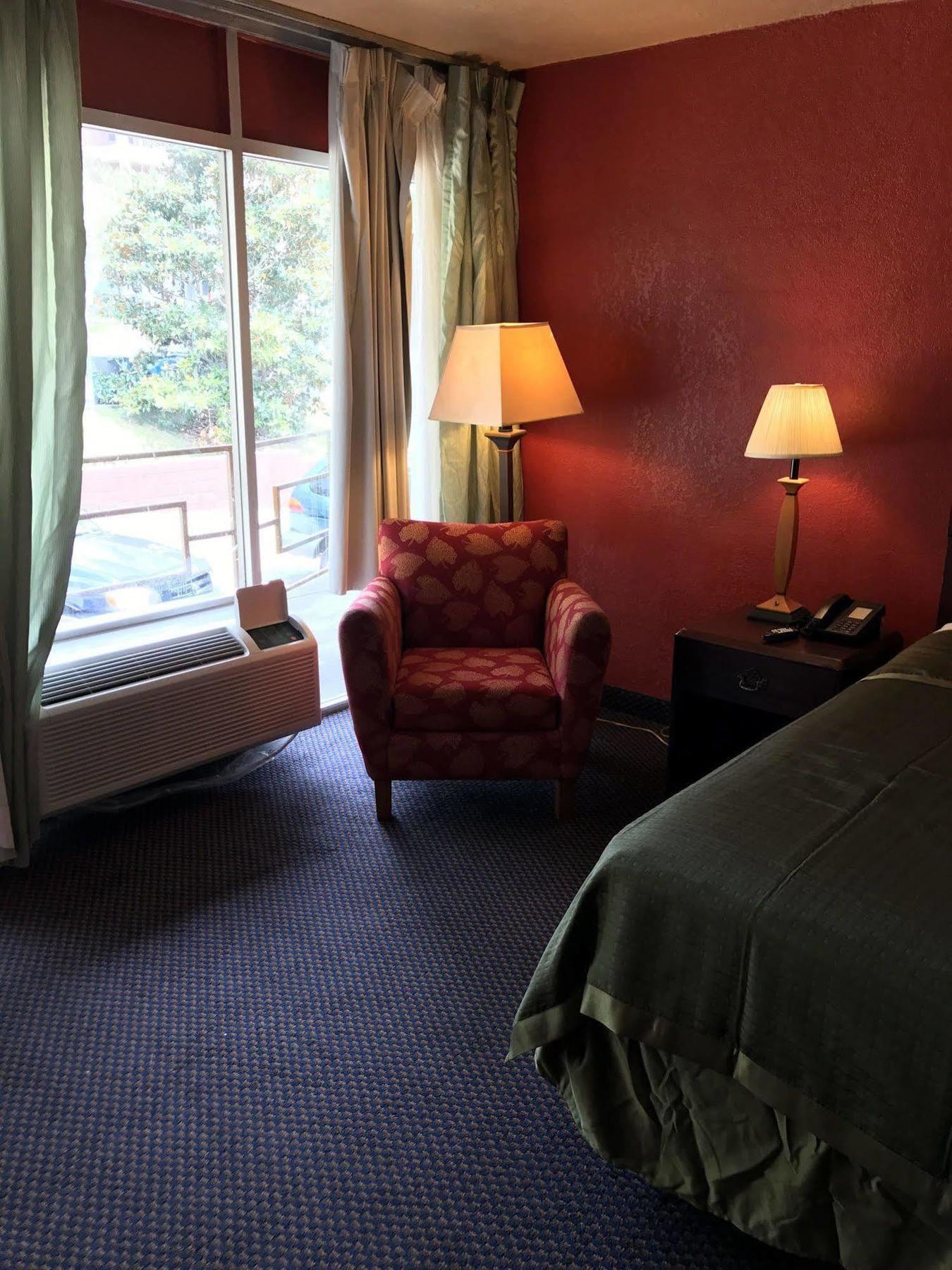 Oyo Hotel Tallahassee Downtown Екстер'єр фото