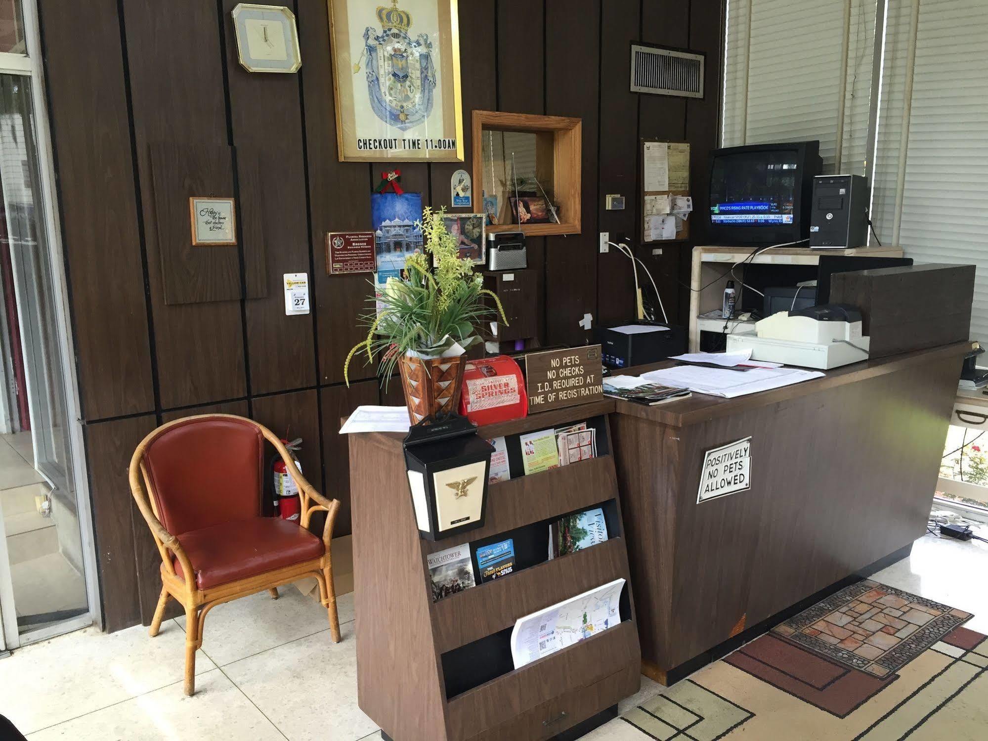 Oyo Hotel Tallahassee Downtown Екстер'єр фото