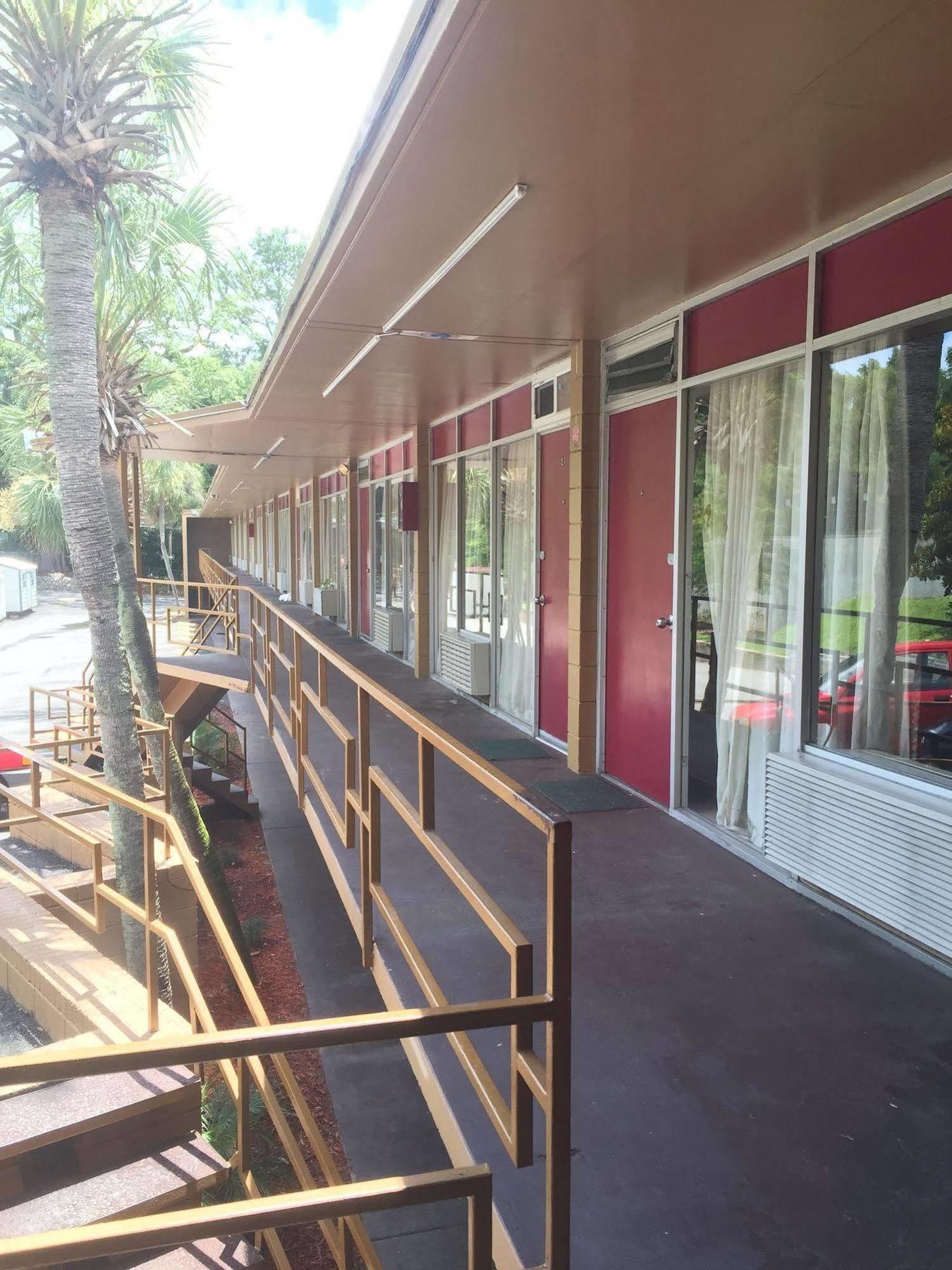 Oyo Hotel Tallahassee Downtown Екстер'єр фото